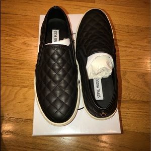 STEVE MADDEN Ecentrcq Black Slip-on Sneaker